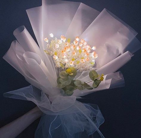 TikTok Trends Glowing Flowers, Wedding Dining, Decorating Bedroom, Tulip Bouquet, Friends Diy, Wallpaper Trends, Flower Letters, Hand Craft, Design Diy