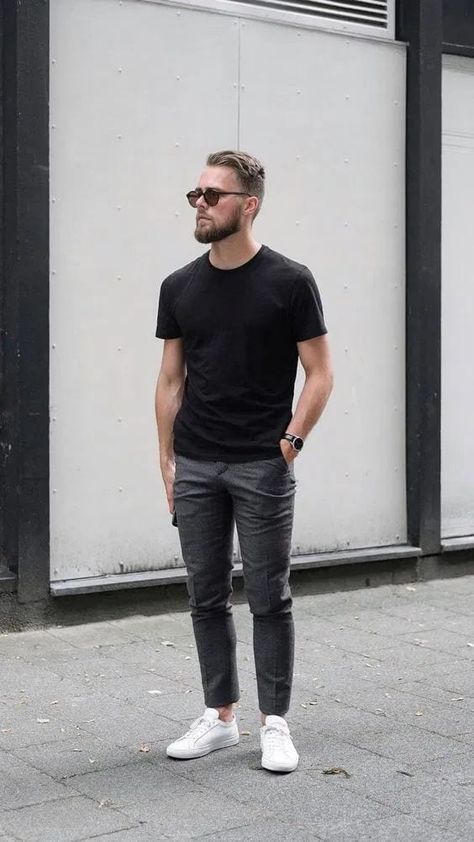 Men Black Tshirt Outfits, Shirt Over Tshirt Men Outfit, Men’s T Shirt Outfit, Minimalist Wear Men, Men Streetstyle Outfit, Mens Black T Shirt Outfits, Men Tshirt Style, Tshirt Look Men, Men’s Tshirt Outfits