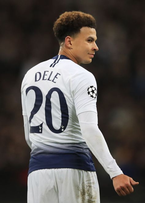 Dele Alli Tottenham, Delle Alli, Dele Ali, Manchester United Wallpapers, Soccer Dribbling Drills, Football Hairstyles, Tottenham Hotspur Wallpaper, Tottenham Football, Tottenham Hotspur Players