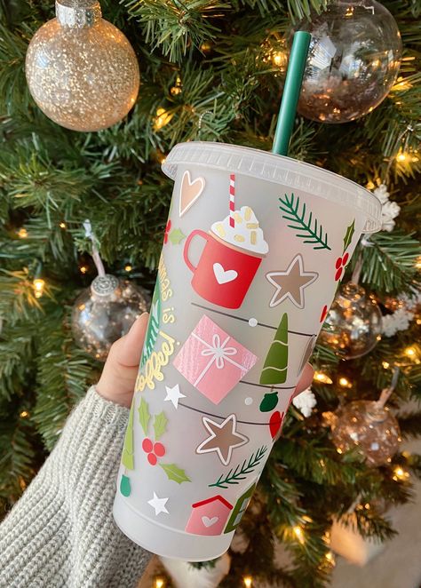 All I want for Christmas is more coffee Starbucks cup! Spruce up your coffee or any beverage during this holiday season. Perfect Christmas gift for any coffee lover. Pick one up today and gift yourself, mom, sister, family member or a friend! Each tumbler will come with a lid and straw. WANT A DIFFERENT DESIGN? MESSAGE US WITH YOUR CUSTOM ORDER. Details: 24oz venti cold cup Customized using permanent premium quality vinyl Tumbler care: We recommend hand washing only Not dishwasher or microwave s Christmas Tumblers Vinyl, Christmas Cups Gifts Ideas, Christmas Tumbler Ideas Vinyl, Christmas Cup Designs, Anillo Aesthetic, Vinyl Christmas Gifts, Christmas Starbucks Cups, Starbucks Christmas Cups, Copo Starbucks