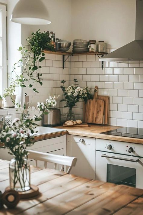 Creating a Scandinavian Kitchen: Simple and Functional Dining Room Colour Schemes, Green Kitchen Accessories, Sage Kitchen, Dining Room Design Luxury, Scandinavian Kitchens, Green Kitchen Decor, Scandinavian Kitchen Design, Jade Design, Sage Green Kitchen