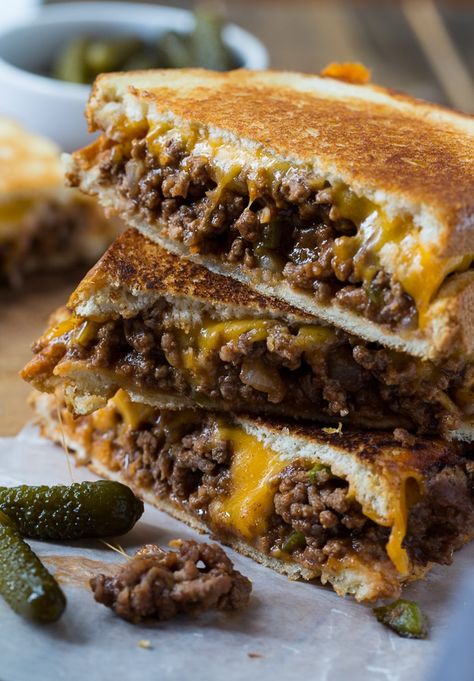 Sweet Sloppy Joes, Sloppy Joe Grilled Cheese, Grilled Cheese Sloppy Joe, Resep Sandwich, Sloppy Joes Recipe, Grilled Cheese Recipes, Slow Cooked Meals, Sloppy Joe, Easy Comfort Food