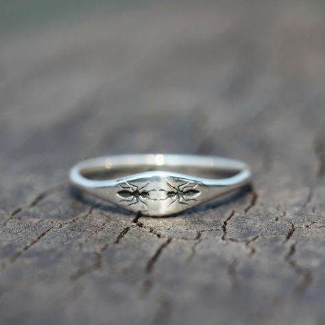 Sterling Silver Ant Ring,sterling Silver Animal Jewelry,delicate Ring - Etsy Canada Box Wrap, Fantasy Earrings, Jewelry Delicate, Dope Jewelry, Meaningful Jewelry, Funky Jewelry, Delicate Rings, Jewelry Inspo, Dream Jewelry