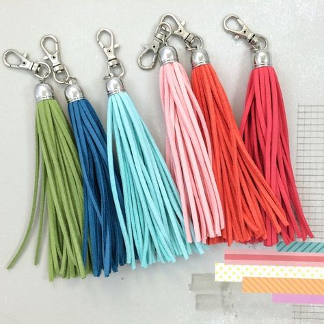 Diy Suede Tassels  •  Free tutorial with pictures on how to make a tassels in under 15 minutes How Make Tassels, Suede Keychain, How To Make Leather, How To Make Tassels, Diy Tassel, Tassel Keychain, Suede Tassel, Tassel Jewelry, Leather Fringe