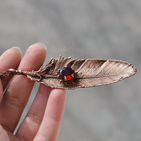 New! Electroformed Feather Necklace with Garnet Gemstone ❤️ Copper Electroformed Jewelry, Do It Yourself Decoration, Copper Electroforming, Diy Jewelry Tutorials, Metalsmithing Jewelry, Feather Necklace, Electroformed Jewelry, Fine Silver Jewelry, White Pearl Necklace