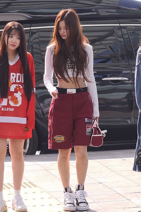 Kpop Women Fashion, K Pop Fashion Outfits, Kpop Outfits Ideas Casual, Sullyoon Airport Fashion, Girl Crush Kpop Outfits, Kpop Idol Fashion Female Casual, K Pop Idol Fashion, Kpop Idol Summer Outfit, Kpop Idol Casual Outfit