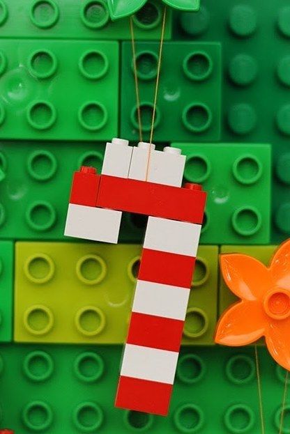 Lego Recycling, Christmas Legos, Duplo Ideas, Lego Christmas Ornaments, Deco Lego, Lego Ornaments, Lego Christmas Tree, Lego Tree, Lego Advent