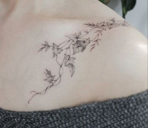 Poison Ivy Tattoo, Ivy Tattoo, Thorn Tattoo, Wrap Around Tattoo, Vine Tattoo, Muster Tattoos, Theme Tattoo, Vine Tattoos, Greek Tattoos