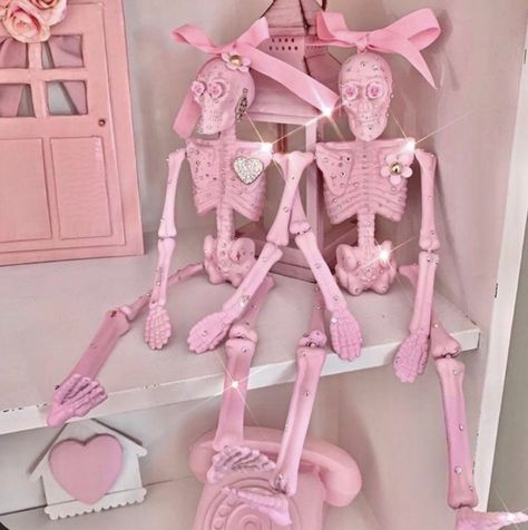 Budget Holiday Decor, Monster Princess, Pink Aesthetic Girly, Pink Skeleton, Halloween Shoot, Skeletons Halloween, Pink Autumn, Halloween Decor Diy, Fall Candy