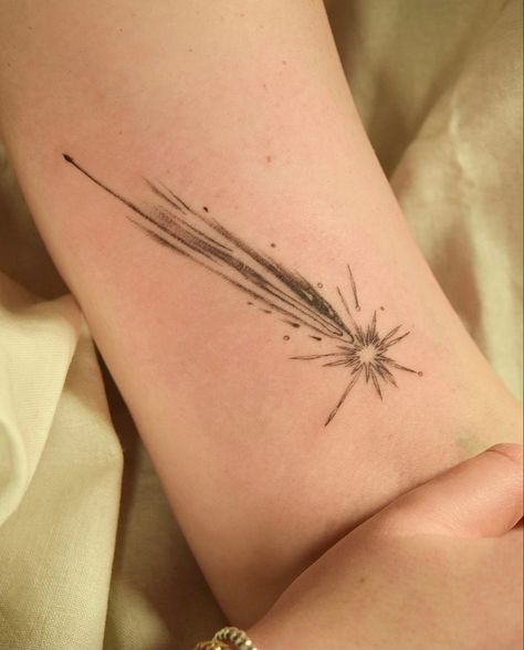 Comet Tattoo Ideas, Falling Star Tattoo, Blurry Tattoo, Cute Tats, Falling Star, Dainty Tattoos, Dream Tattoos, Elegant Tattoos, Little Tattoos