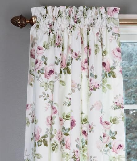 Country Curtains Bedroom, Shabby Chic Curtain Ideas, French Country Curtains Living Room, Shabby Chic Kitchen Curtains, Grass Patio, French Country Curtains, Lounge Curtains, Cottage House Interior, Roll Up Curtains