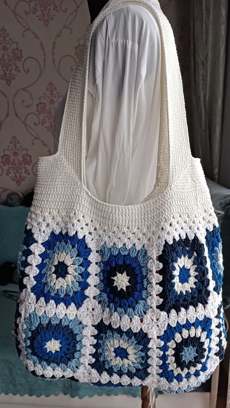 Granny Square Crochet Bag Pattern, Crochet Tote Bag Ideas, Granny Square Beach Bag, Crochet Large Bag, Granny Square Shoulder Bag, Sac Granny Square, Summer Cloth, Granny Square Häkelanleitung, Crochet Dragon Pattern