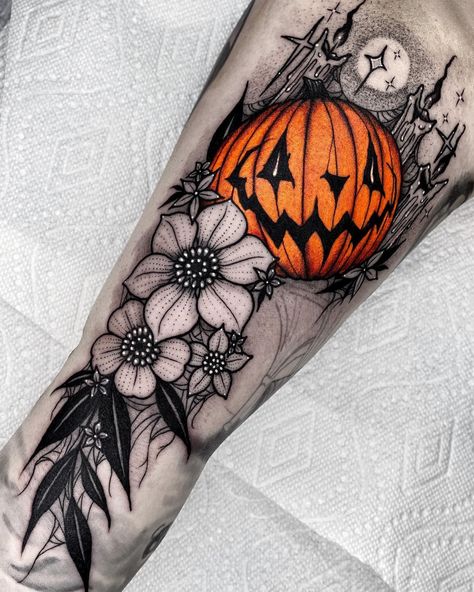 Tattoo Special, Me Happy Birthday, Pumpkin Tattoo, Bat Tattoo, Ghost Tattoo, Halloween Film, Scary Tattoos, Creepy Halloween Decorations, Spooky Tattoos