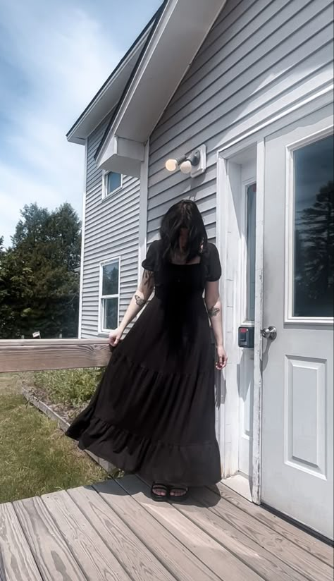 Goths In Summer, Goth Summer Dress, Goth Summer Outfits, Cute Selfie Poses, Whimsi Goth, Summer Goth Outfits, Essential Clothes, Alt Summer, Gothic Summer