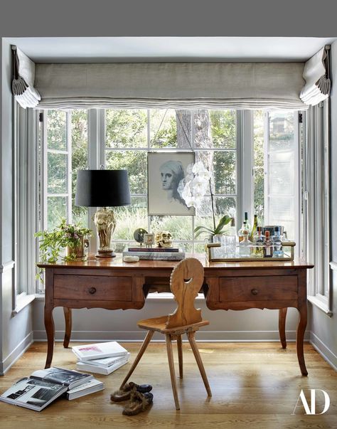 AD100 Emily Ward Designs a Family Home for Herself and Actor Giovanni Ribisi Vintage French Desk, French Desk, Casa Country, Hollywood Homes, Custom Shades, Vintage Desk, Cool Ideas, A Desk, Eclectic Home