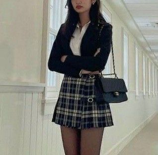 Gossip Girl Uniform, Maxine Liu, The Inheritance Games Aesthetic, Inheritance Games Aesthetic, Fall Skirt Outfits, 6th Form Outfits, The Inheritance Games, Gossip Girl Outfits, Inheritance Games