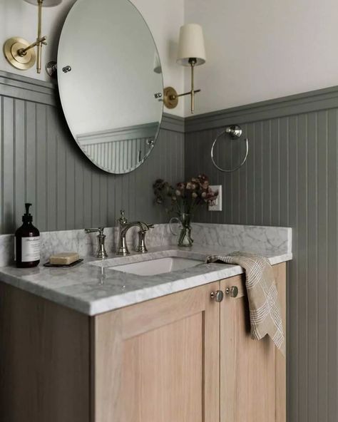 19 Beadboard Bathroom Ideas That Will Never Go Out of Style Beadboard Walls Bathroom, Beadboard Bathroom Walls, Beadboard Bathroom Ideas, Beadboard Ideas, Office Ikea, Beadboard Bathroom, White Beadboard, Beadboard Wainscoting, Juniper Home