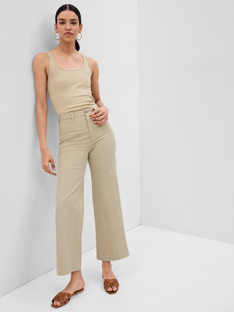 Soft woven stretch cotton khaki pants.  The High Rise is an 11"/28cm rise that sits at the natural waist.  Relaxed, loose fit through the leg.  Hits below the ankle.  Models wearing Gap 2024 Clothes, Linen Drawstring Pants, Side Pants, Luxury Lifestyle Women, Wide Leg Romper, Wide Leg Crop Pants, Dark Autumn, Cropped Linen Pants, Black Cropped Pants