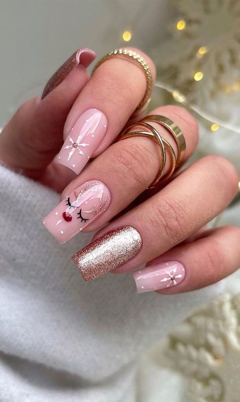 50+ Festive Holiday Nail Designs & Ideas : Girly Reindeer Nude Nails Christmas Snowflakes Nails, Ballet Nails, Unghie Nail Art, Manikur Kuku, Cute Christmas Nails, Nagel Tips, Gold Nail, Her Nails, Snowflake Nails