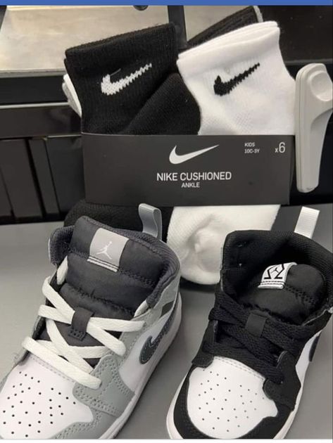 Baby sneakers, baby shoes, baby sneakerhead, toddler shoes, toddler sneakers, toddler jordans, toddler nike Baby Shoe Collection, Toddler Jordans, Baby Boy Shoes Nike, Baby Jordan Shoes, Baby Boy Fall Outfits, Luxury Baby Clothes, Stylish Baby Clothes, Baby Boy Outfits Swag, Baby Jordans