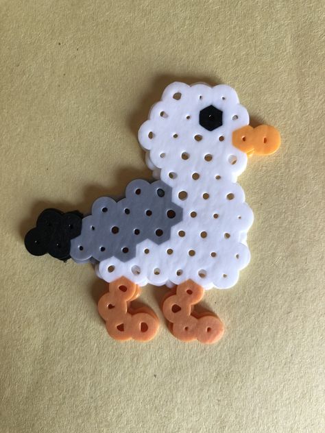 Seagull Perler Bead Pictures, Perler Bead Patterns Star Board, Bee Pearler Beads, Melty Bead Animals, Perler Beads Ideas Easy Cute Animals Small, Bead Art Ideas Easy, Ironing Beads Ideas Easy, Pearl Bead Art Ideas, Perler Bead Art Disney