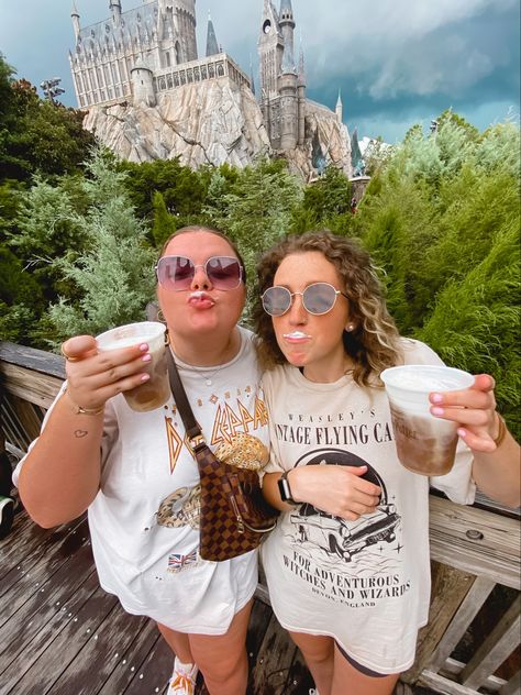 Disney Universal Studios Outfit, Universal Studios Japan Outfit Winter, Universal Studios Orlando Outfits, Harry Potter World Outfit Summer, Universal Studios Instagram Pictures, Usj Outfits, Universal Studios Orlando Outfit Summer, Universal Studios Outfit Ideas Summer, Universal Photo Ideas