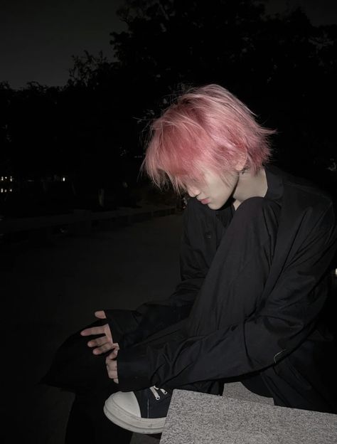 Chinese boy asian guy Pink Hair Guy Aesthetic, Short Pink Hair Aesthetic Faceless, Guy Pink Hair, Pink Boy Aesthetic, Guy With Pink Hair, Man With Pink Hair, Boy With Pink Hair, Pink Hair Men, Guys With Pink Hair