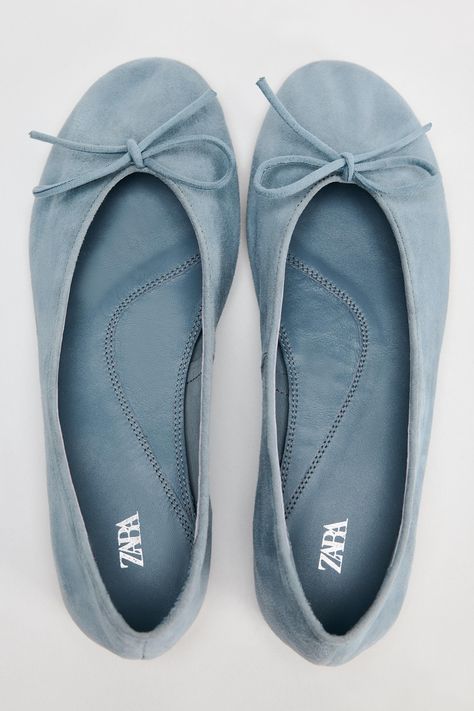 Simpul Pita, Blue Ballet Flats, Blazers Shoes, Suede Ballet Flats, Shoe Inspo, Ținută Casual, Blue Flats, Suede Flats, Leather Shoes Woman