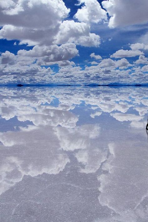 Bolivian Salt Flat, Salt Lake Bolivia, Salt Flats In Bolivia, Uyuni Salt Flats Bolivia, Salt Lake Flats, Bolivia Aesthetic, Salar Bolivia, Salt Flats Bolivia, Copacabana Bolivia