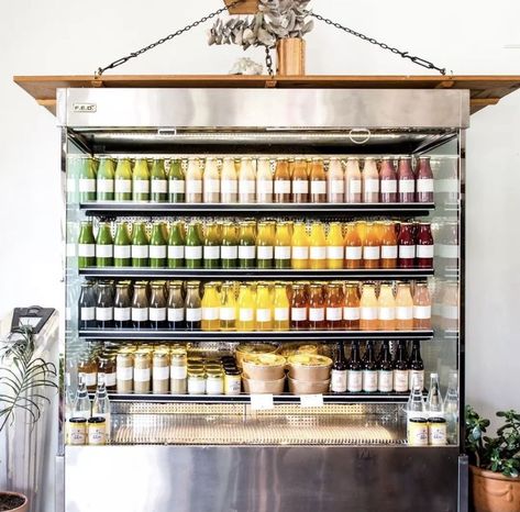 Juice Shop Interior Design Ideas, Fruit Shop Design Ideas Juice Bars, Fruit Juice Shop Design Smoothie Bar, Fruits And Vegetables Shop Design, Rich Kitchen, Fruits And Vegetables Store Design, Juice Bar Interior, Deli Ideas, Brunch Cafe