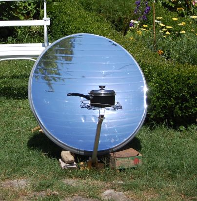 Parabolic Cooker : 3 Steps (with Pictures) - Instructables Solar Oven Diy, What Is Solar Energy, Wind Power Generator, Oven Diy, Solar Cooking, Solar Cooker, Passive Solar Heating, Solar Oven, Solar Energy Projects