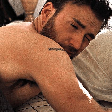 I'm just an asshole — rambeaus: CHRIS EVANS as FRANK ADLER Gifted... Frank Adler, Chris Evans Gay, Chris Evans Gifted, Chris Captain America, Chris Evans Shirtless, Steve Rodgers, Chris Evans Hot, Christopher Evans, Tom Welling