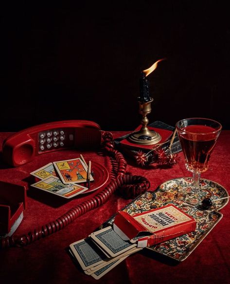 Twin Peaks Vibes Twin Peaks, Foto Inspiration, Red Aesthetic, Photography Inspo, Life Photography, Still Life Photography, Art Direction, Mood Boards, Photography Inspiration