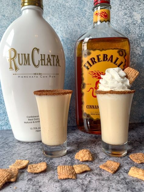 Cinnamon Toast Crunch Shot Recipe Rumchata Cinnamon Toast Crunch, Cinnamon Toast Crunch Cocktail Recipe, Snickerdoodle Drink Alcohol, Cinnamon Toast Crunch Alcoholic Drink, Cinnamon Toast Crunch Drink Cocktails, Cinnamon Toast Drink, Cinnamon Toast Shots, Cinnamon Toast Crunch Shots Recipe, Fireball Rumchata Shots