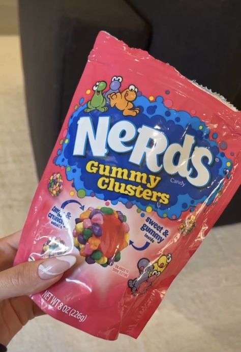 Nerds Gummy Clusters, Candy Snap, Gummy Clusters, Easter Wreath Craft, Nerds Candy, Cute Blue Wallpaper, Sweet Tart, Starbucks Coffee Recipes, Summer Road Trip