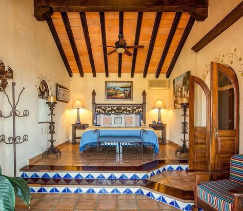 Mexican Bedroom Decor, Hacienda Style Bedroom, Hacienda Style Homes Mexican, Mexican Style House, Mexico Houses, Hacienda Style Kitchen, Mexican Home Design, Mexico House Ideas, Spanish Style Home Interior