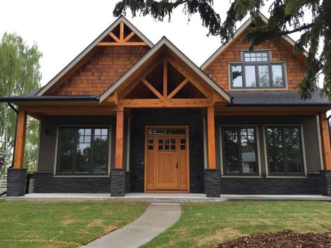 Dark Stained House Exterior, Medium Size Homes Exterior, Modern Rustic Kitchen Cabinets Hickory, Black And Cedar House Exterior, Rustic Exterior House Colors, Linwood Homes, Casas Country, Rural Property, Black Houses