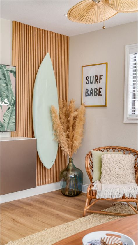 Apartment Beach Aesthetic, Surf Bedroom, Airbnb Apartment, Surf Room Decor, Deco Surf, House Aesthetics, Beach Room Decor, Surf Room, Beachy Room