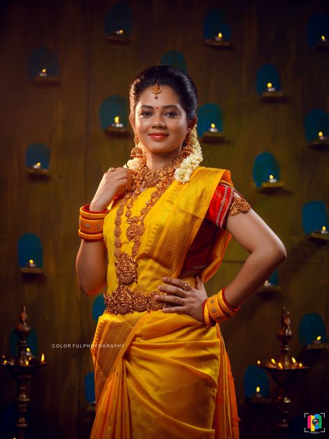 विवाह की दुल्हन, Haldi Ceremony Outfit, Indian Bride Poses, Half Saree Function, Indian Bride Photography Poses, Bride Photos Poses, Indian Wedding Poses, Engagement Bride, Bridal Photography Poses