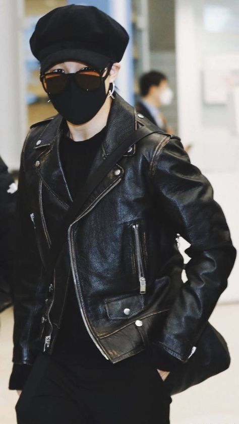 Jimin Cute Photos, Bts Jimin Cute, Jimin Airport, Jimin Airport Fashion, Jimin Cute, Airport Fashion, Men Fashion Casual Outfits, Airport Style, Airport Outfit