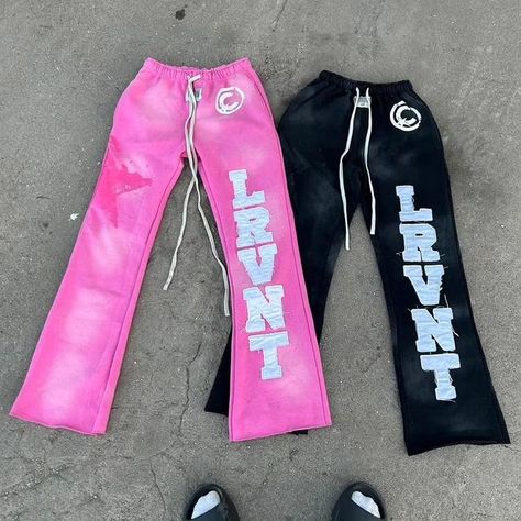 Wholesale manufacturer stacked track flared sweatpants jogger custom mens distressed embroidered flare sweat pants men available premium quality on reasonable prices. Dm us for more detail 💌✅. #sweatpant #sweatsuit #hoodies #clothing #sweatshirt #joggers #sweatpants #hoodie #joggerpants #tanktop #sportswear #yogawear #tracksuit #teamwear #trainingsuit #gymvest #scrunchshort #gymshort #sportsjacket #stringer #meshleggings #gymgear #streetwear #tshirt #sweatpantsseason #leggings #clothingbrand... Flare Sweat Pants, Sweat Pants Men, Flared Sweatpants, Bape Jacket, Gym Vests, Pants Outfit Men, Streetwear Pants, Sweatpants Outfit, Team Wear