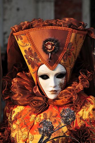 Venice carnival mask Venetian Costumes, Venice Carnival Costumes, Costume Carnaval, Costume Venitien, Venice Mask, Venetian Carnival Masks, Carnival Mask, Carnival Of Venice, Venetian Masquerade