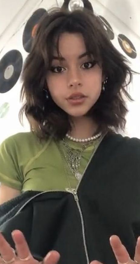 Short Layered Haircuts Curly Waves, Short Shaggy Hair With Curtain Bangs, Neck Length Layered Hair, Neck Length Layered Haircuts, Oval Face Haircuts Short Thick Hair, Hair Cuts2023, Shoulder Length Wolf Cut, Neck Length Hair Cuts, Neck Length Hair