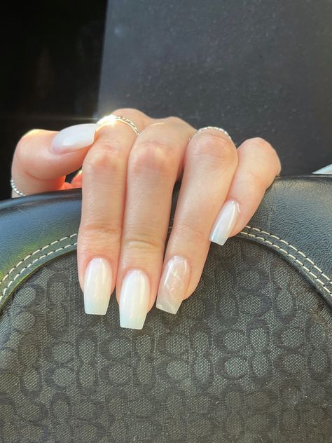 White Nail Inspo Coffin, Acrylic Nails Neutral, Neutral Acrylic Nails, Nail Inspo Coffin, Pink And White Marble, Marble Acrylic Nails, Neutral Nails Acrylic, Accent Nail Designs, Nails Neutral