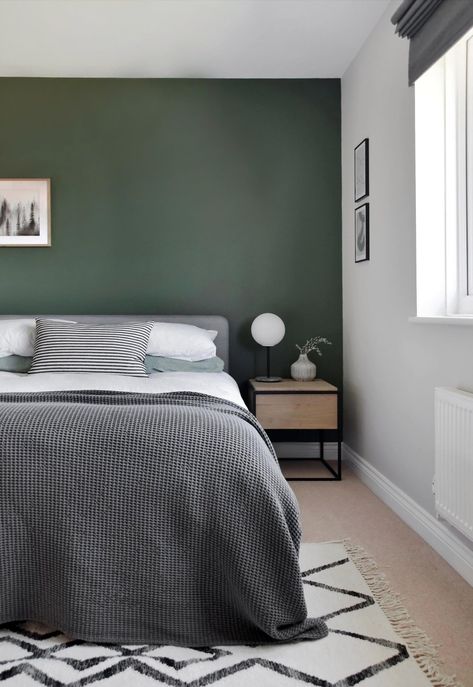 One Wall Green Bedroom, Dark And Light Green Bedroom, Room Painting Ideas Green, Modern Green Bedroom Design, Shades Of Green For Bedroom, Scandi Green Bedroom, Neutral Childs Bedroom, Men Green Bedroom, Green Colored Bedroom