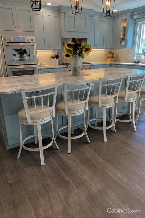 Rambler House Colors Exterior, Country Coastal Kitchen, Blue Green Kitchen Cabinets, Green Painted Cabinets, Coastal Kitchen Cabinets, Small Coastal Kitchen, Light Wood Flooring, Luxurious Kitchen Design, Coastal Style Kitchen