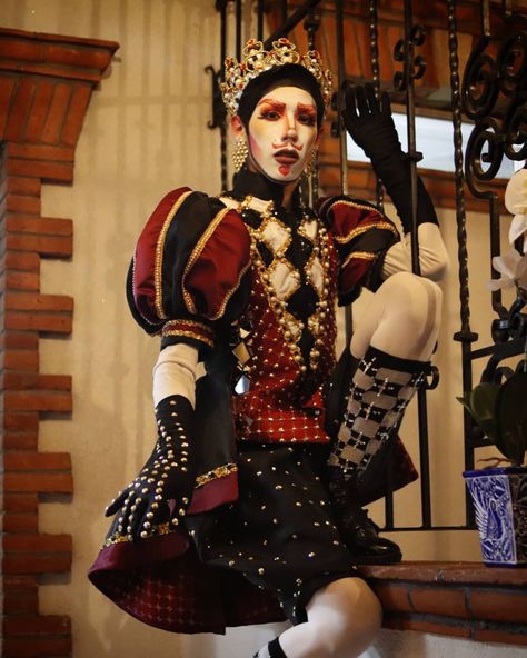 Baroque Male Fashion, Acrobat Outfit Male, Circus Aesthetic Outfit Men, Male Circus Performer, Male Acrobat Costume, Circus Outfits Male, Circus Fashion Men, Circuscore Fashion, Medieval Jester Aesthetic