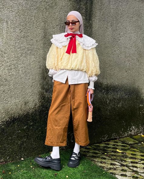 Ms. Spongebob Squarepants at yer service 🫡🧽 image reference is attached in the last slide 🤝🏼 outfit deetz: white top —— @beanthescene yellow outer blouse —— thrifted pants —— @dickies x @nikoand_official shoes —— @adorableprojectsofficial bag —— @zoolazela . . . . . . . . outfit rotation. outfit repeater. layering style. modest fashion. semi maximalist. multiway fashion. casual look. vintage clothing. secondhand fashion. outfit inspo. style inspiration. spongebob inspired. Spongebob Fashion, Official Shoes, Slides Outfit, Layered Fashion, Hijab Outfit, Spongebob Squarepants, White Tops, Modest Fashion, Casual Looks