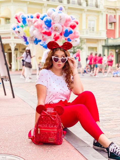 Disney Attire, Disney Picture Ideas, Disney Outfits Women, Disney Balloons, Disney Themed Outfits, Disney Photo Ideas, Disney World Outfits, Disney Valentines, Disneyland Outfits