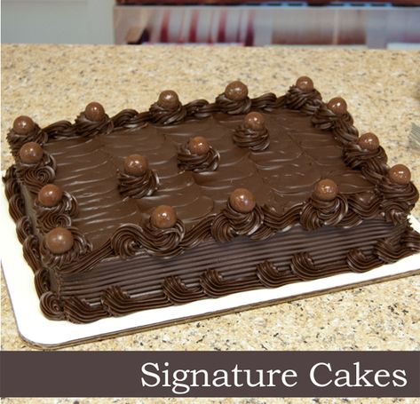 Rectangle Chocolate Cake Design, Chocolate Sheet Cake Decoration, Chocolate Lovers Cake, Cookie Cake Designs, Chocolate Cake Designs, Gourmet Cakes, Chocolate Sheet Cake, Tasty Chocolate Cake, Simple Birthday Cake